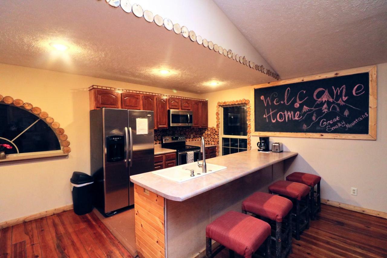 Lazy Bear Cabin Sevierville Extérieur photo